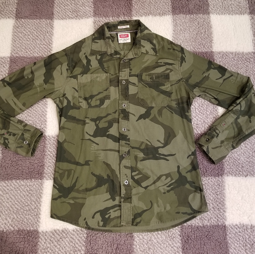Wrangler Button Down Flex for Comfort Shirt Camouflage Medium
